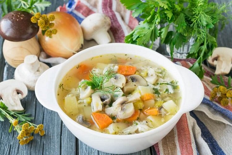 Reissuppe mit Champignons