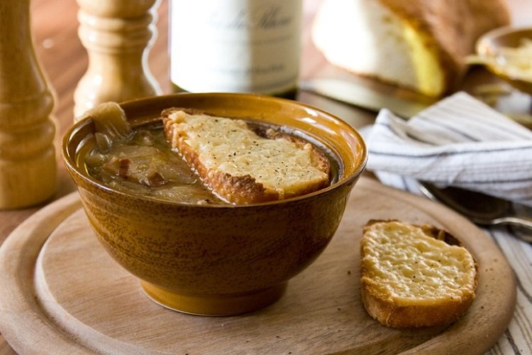Spanische Zwiebelsuppe