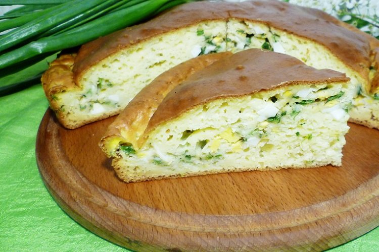 Pastel de cebolla y huevo con bicarbonato de sodio