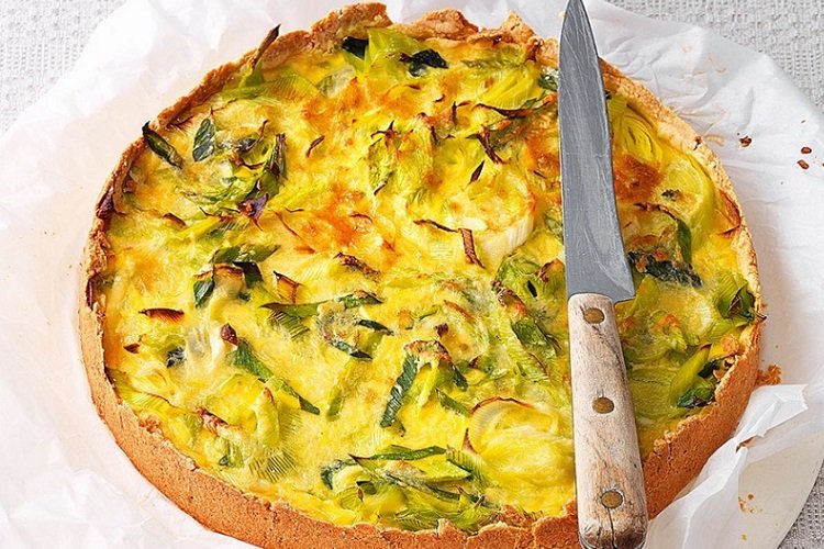 Pastel de queso, huevo y cebolla