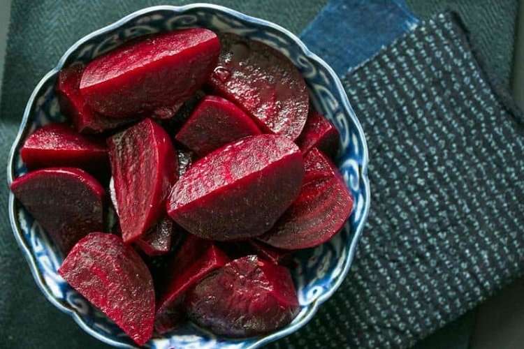 Remolacha encurtida en vinagre y miel