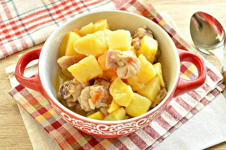 Classic Stewed Potatoes with Chicken