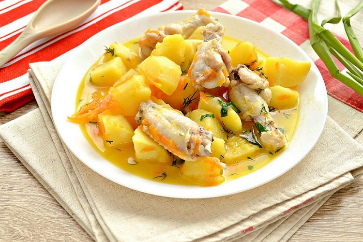 Potatoes with Chicken Stewed in Milk