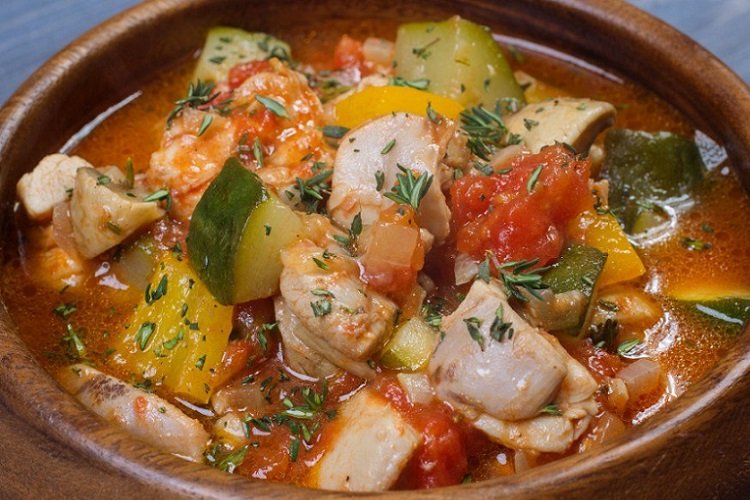 Stewed Potatoes with Vegetables and Chicken