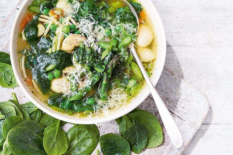 Minestrone mit Spinat