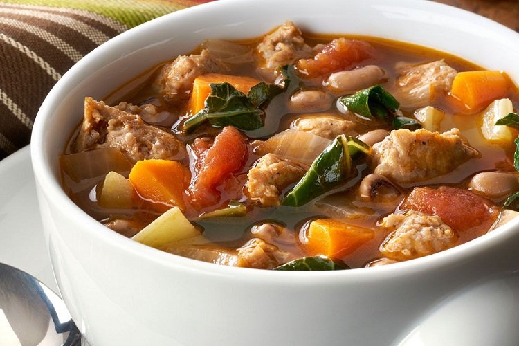 Minestrone mit Hühnerfrikadellen