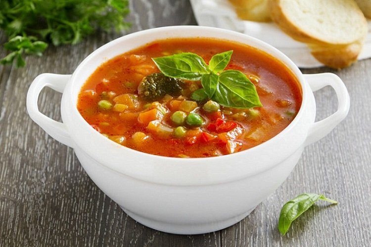 Minestrone mit Tomatenmark