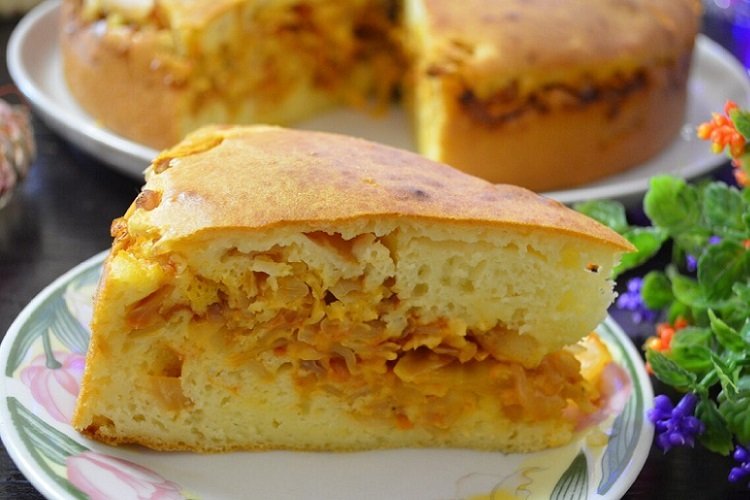 Pastel de repollo relleno esponjoso