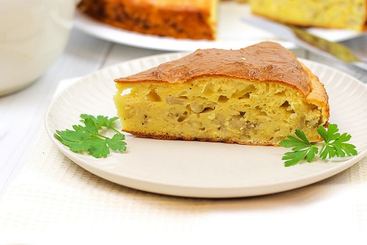 Pastel de repollo relleno con cúrcuma