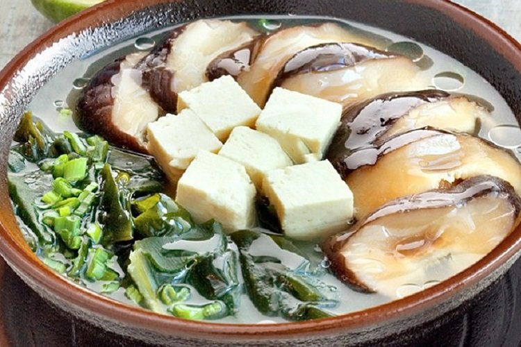 Miso-Suppe mit Shiitake