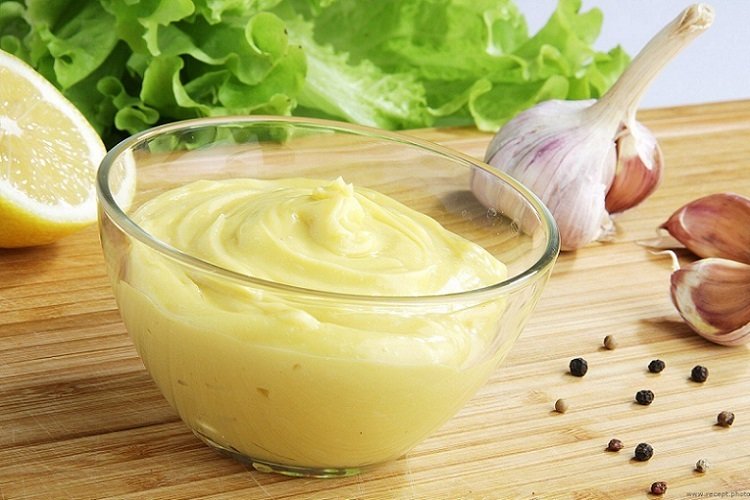 Dressing auf Mayonnaise-Basis