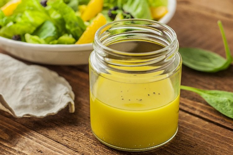 Dressing mit gekochtem Eigelb