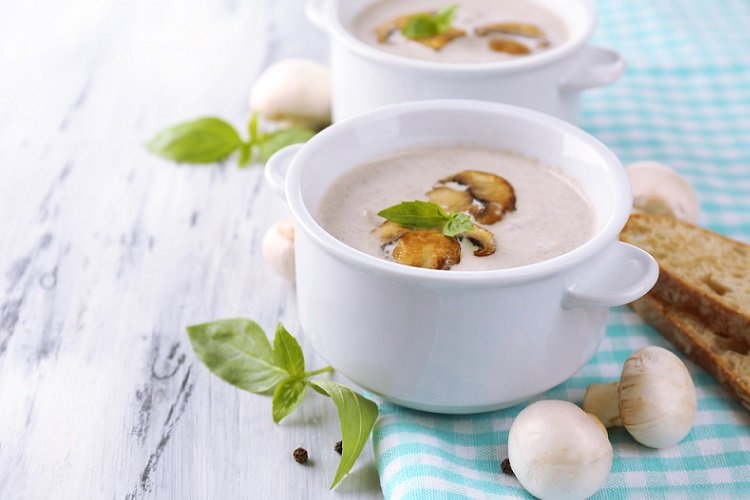 Crema de champiñones y calabacín