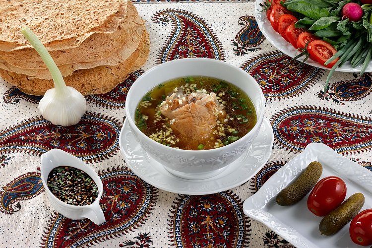 Khash con lengua de res