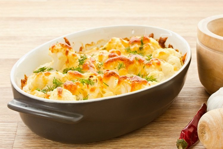 Cauliflower Casserole with Garlic and Cheese