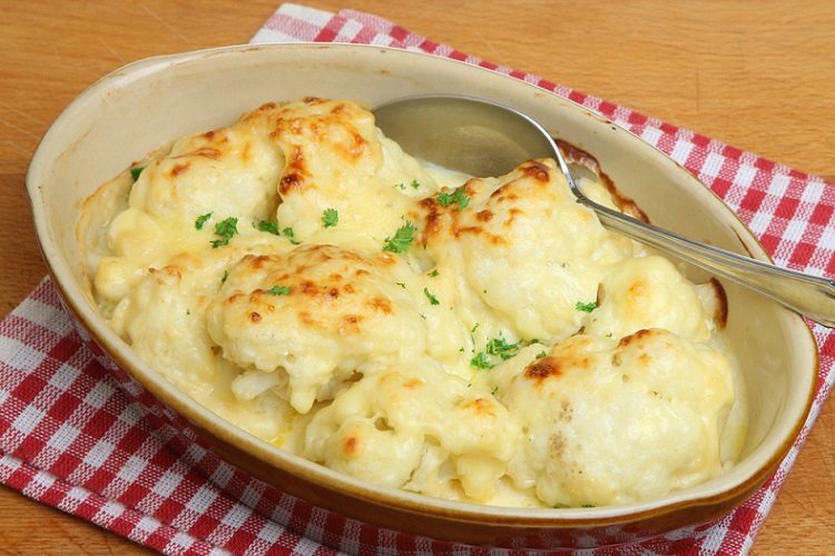 Cauliflower and Mozzarella Gratin