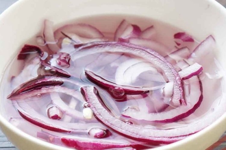 Eingelegte Zwiebeln mit Balsamico-Essig