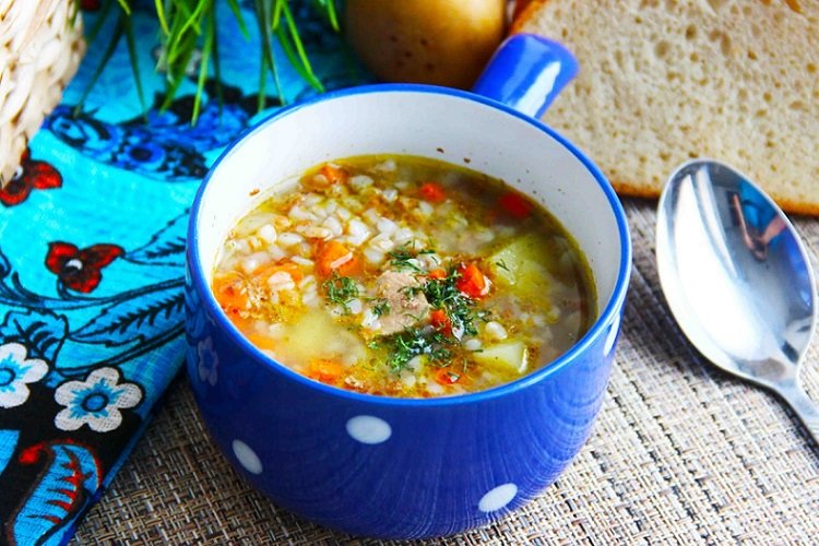 Sopa de trigo sarraceno con pollo