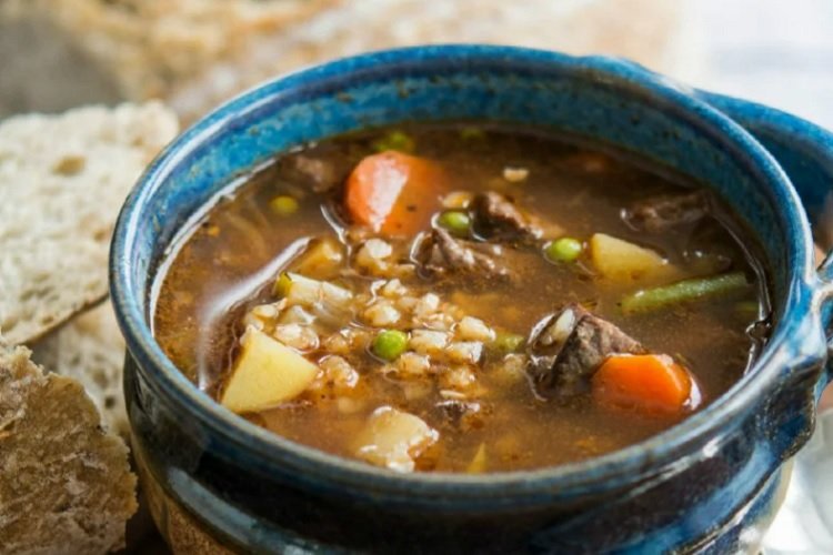 Sopa de trigo sarraceno con ternera
