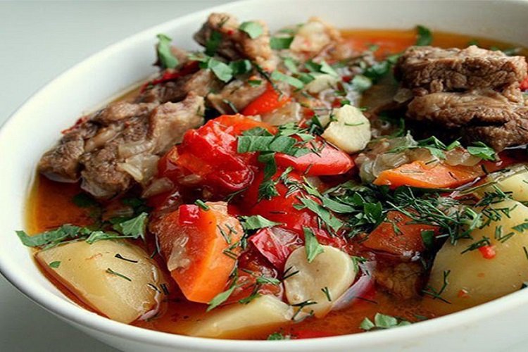 Haschlama mit Kalbfleisch und Gemüse