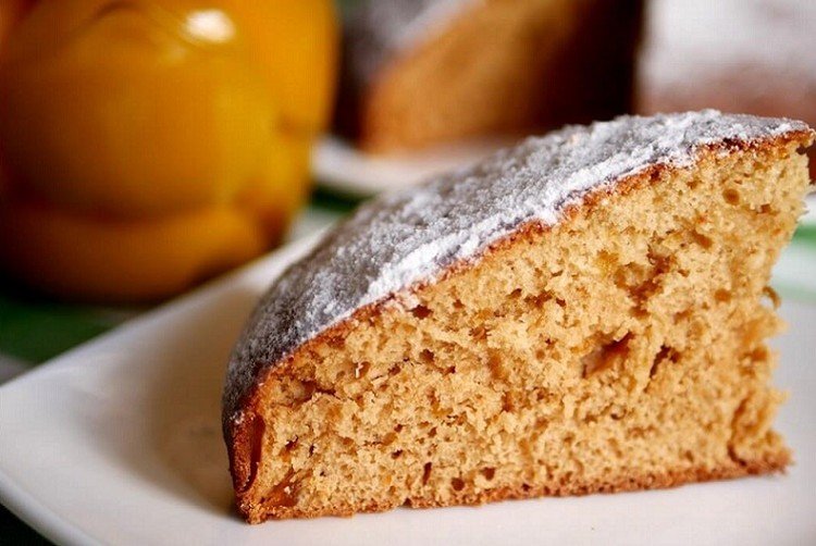 Pastel sencillo de kéfir con mermelada