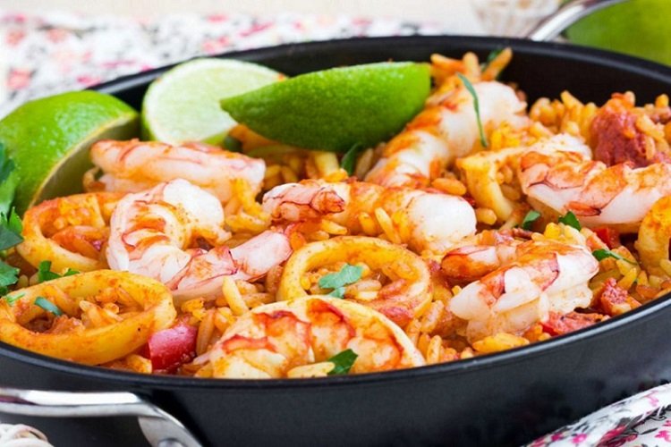 Paella mit Calamari und Fenchel
