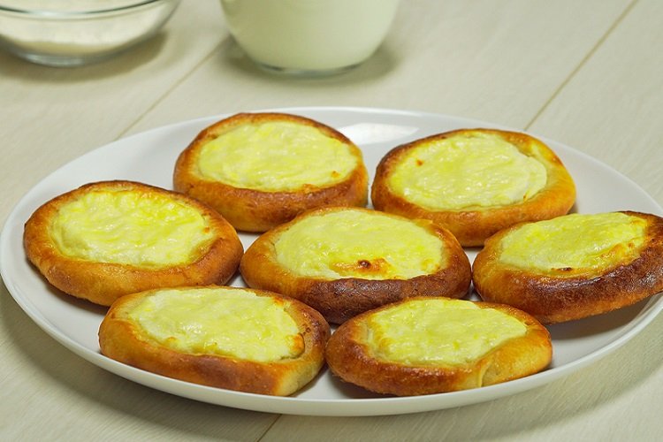 Aromatische Vatruschki mit Zitronenquark