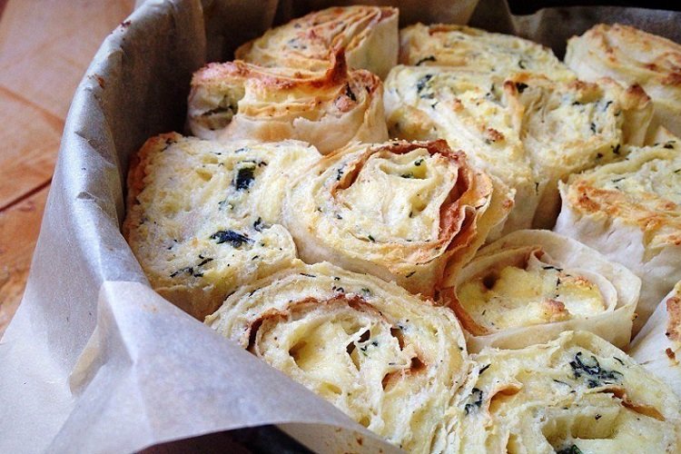 Tarta de pan de pita con requesón