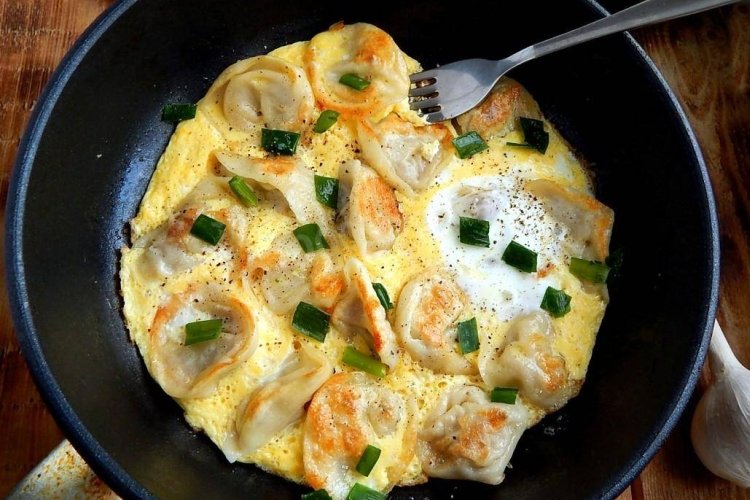 Fried Pelmeni with Egg