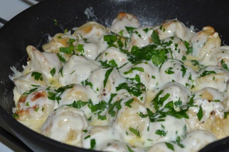 Fried Pelmeni with Sour Cream