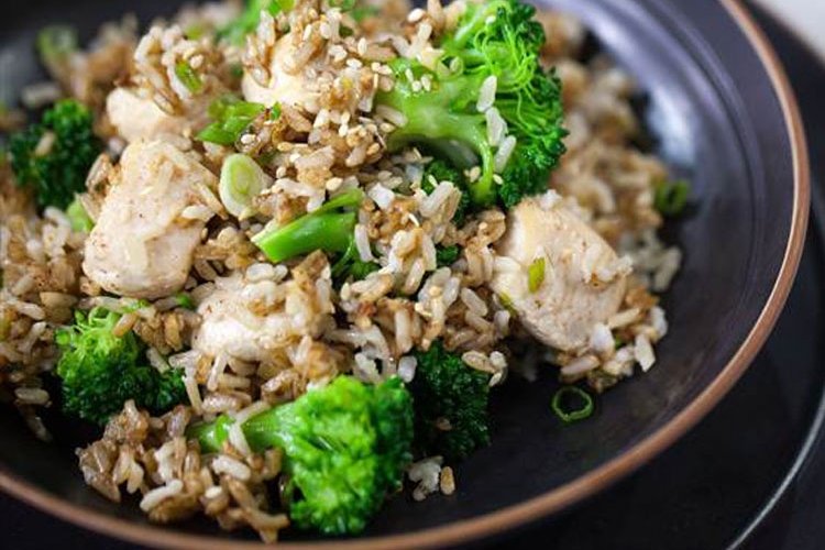 Gachas de arroz con brócoli y pollo