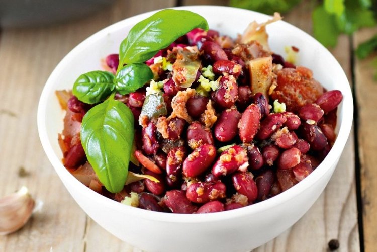 Salat mit Quitte und Bohnen