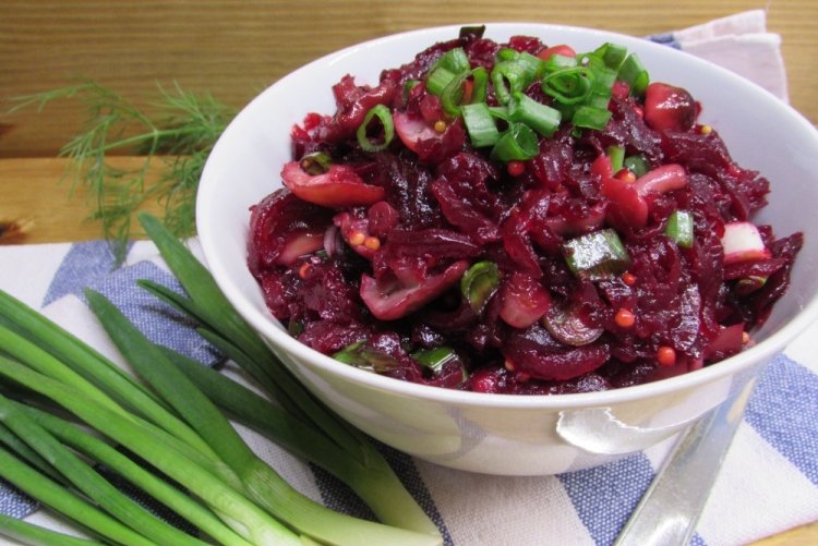 Pilzsalat mit Croutons und Roter Bete