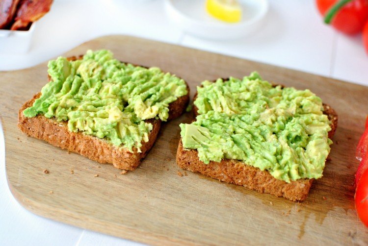 Simple Avocado Spread Toasts