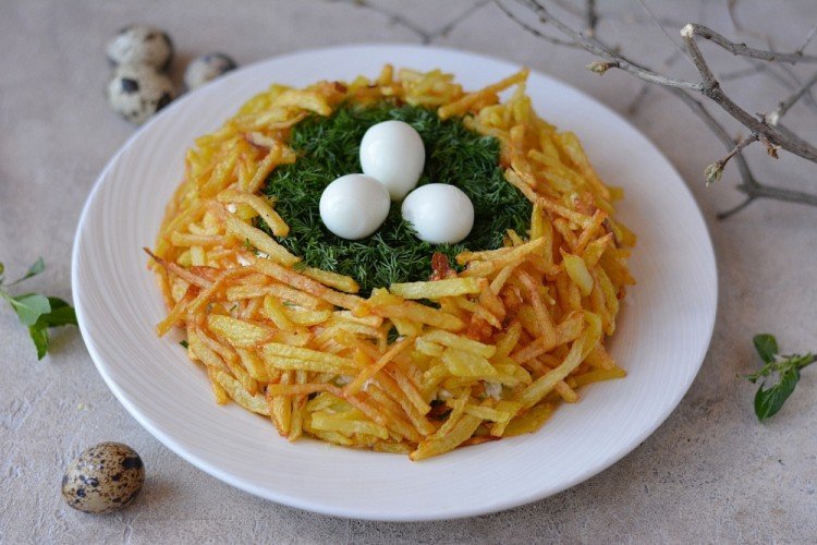 Schichtsalat „Auerhahn-Nest“