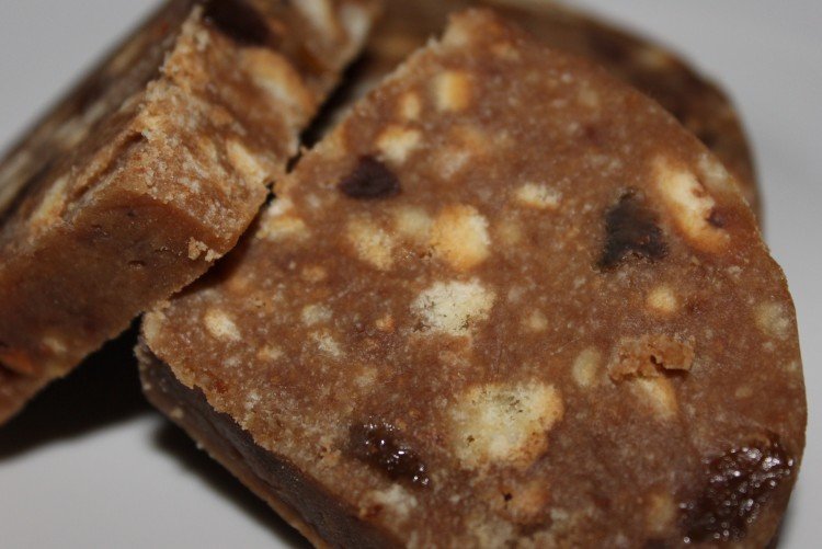 Salchicha de chocolate con arándanos secos