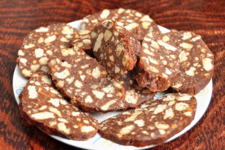 Salchicha de chocolate con crema de cacahuete