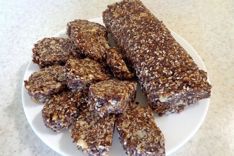 Salchicha de chocolate con sésamo y miel