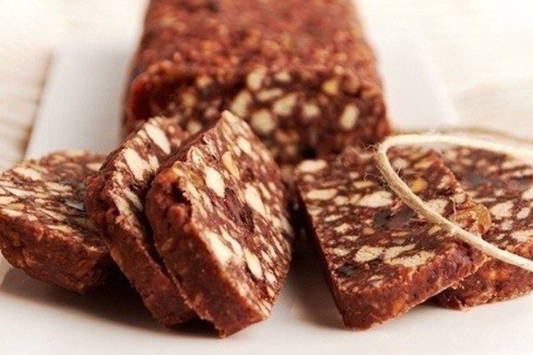 Salchicha de chocolate con pasas y halva