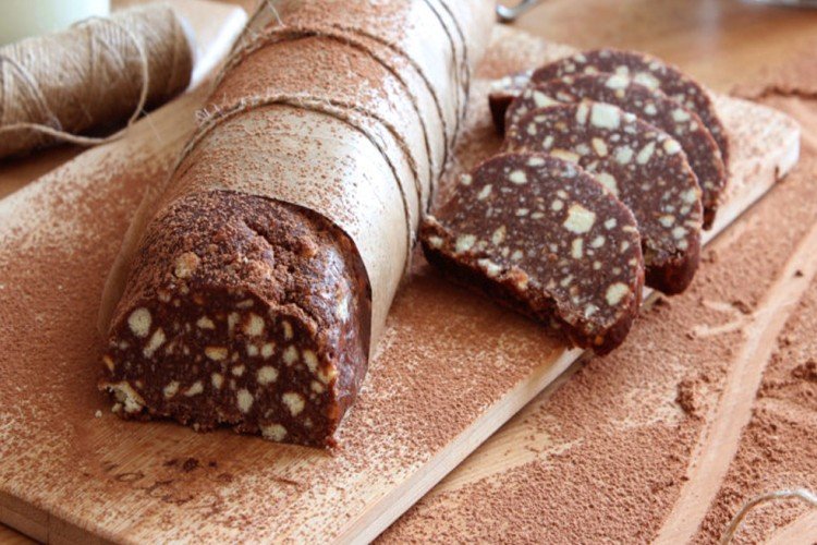 Salchicha de chocolate con nueces y leche condensada