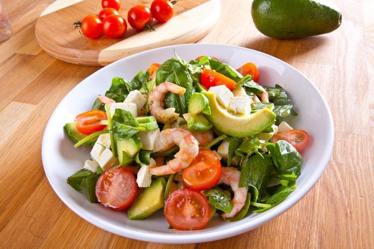 Salad with Shrimp, Egg, Avocado, and Tomatoes