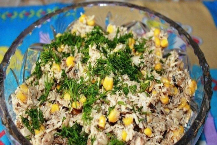 Sprat Salad with Corn and Eggs