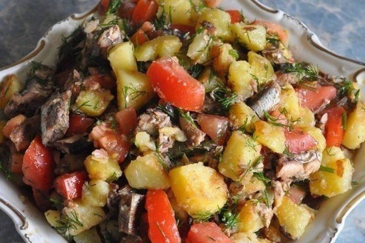 Sprat Salad with Tomatoes and Potatoes