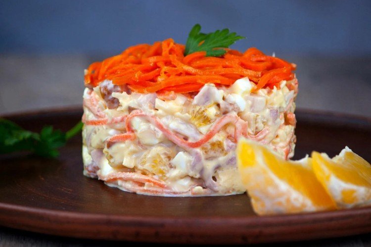Salad with Smoked Chicken, Orange, and Korean Carrots