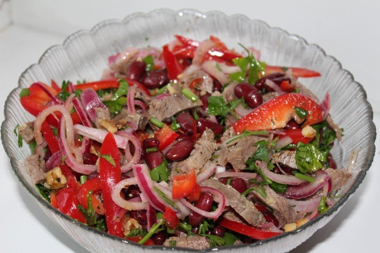 Georgischer Salat „Tiflis“ mit Granatapfel