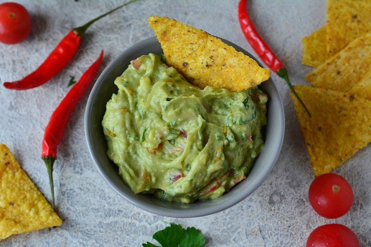 Guacamole mit Oliven