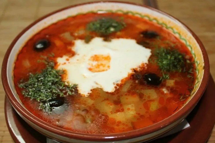 Meat Solyanka with Tomato Juice and Garlic