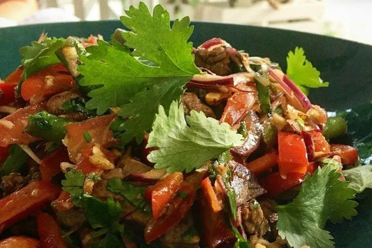 Tbilisi Salad with Pomegranate Sauce and Tomatoes