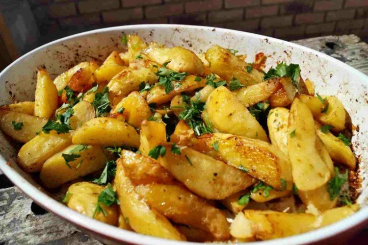 Country-Style Potatoes Baked in Mustard Sauce