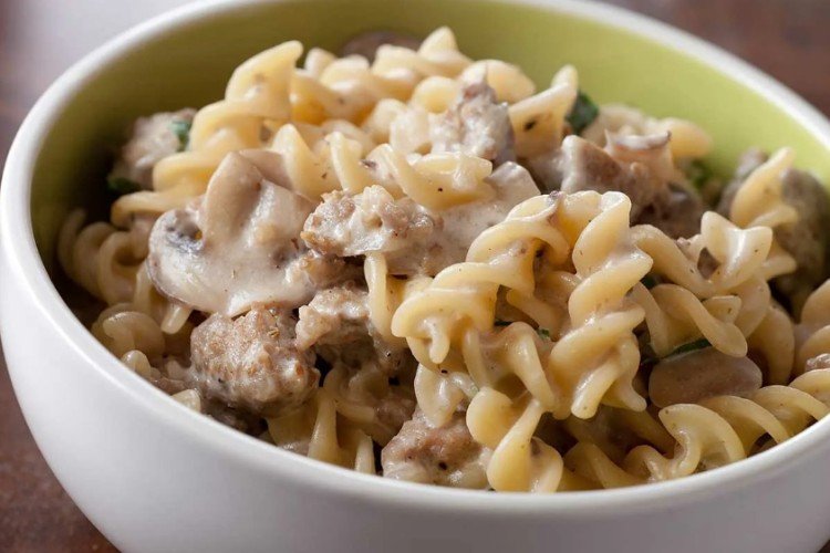 Navy-Style Pasta with Chicken and Mushrooms